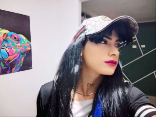 Alter: 18 / Schütze - Alter: 179 / schlank - Geschlecht: transsexuell - Ausrichtung: transsexuell - Haare: schwarz / lang - Piercing: keins - bewebmaster-Alter:  - Hautfarbe: latina - Augen: schwarz - Rasur: nicht rasiert